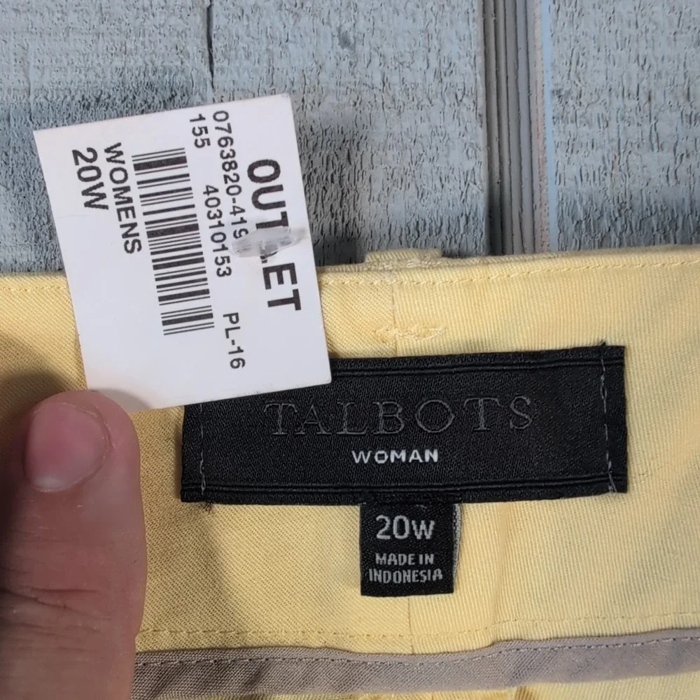Talbots Women's Shorts 20 W Fabric Belt Cuffed Pockets Cotton Stretch Yellow New